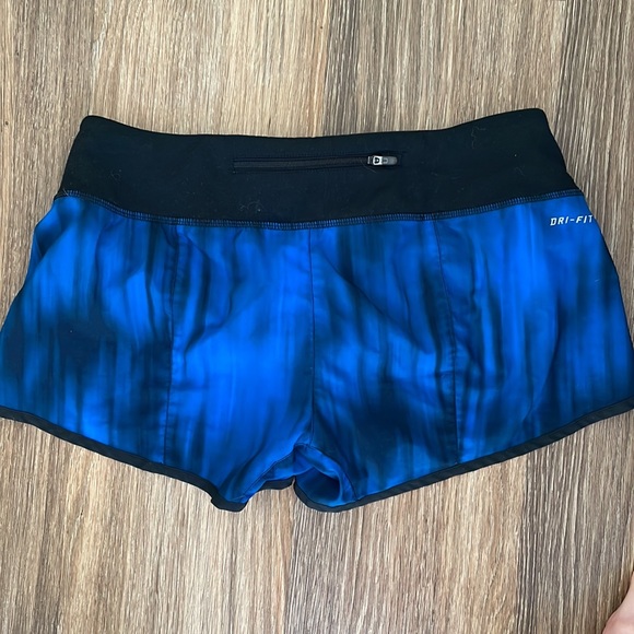 Nike DriFit Shorts - Picture 3 of 4